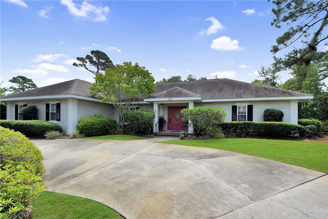 107 Biltmore St. Simons Island, GA 31522 - Photo 1 of 34 107 Biltmore--Front