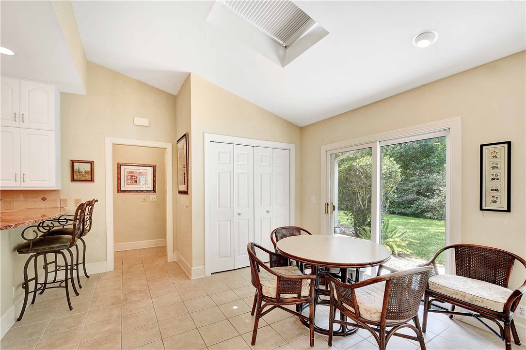 107 Biltmore St. Simons Island, GA 31522 - Photo 13 of 34 Breakfast area