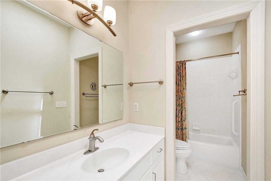 107 Biltmore St. Simons Island, GA 31522 - Photo 27 of 34 Guest Bathroom
