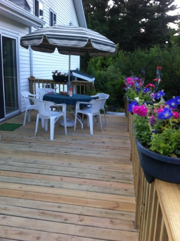 1560 Benjamin Road Muskegon, MI 49445 - Photo 4 of 21 Deck.jpg