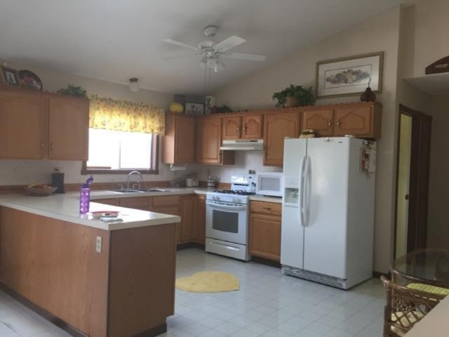 1560 Benjamin Road Muskegon, MI 49445 - Photo 8 of 21 Kitchen - 3-16-15.jpg