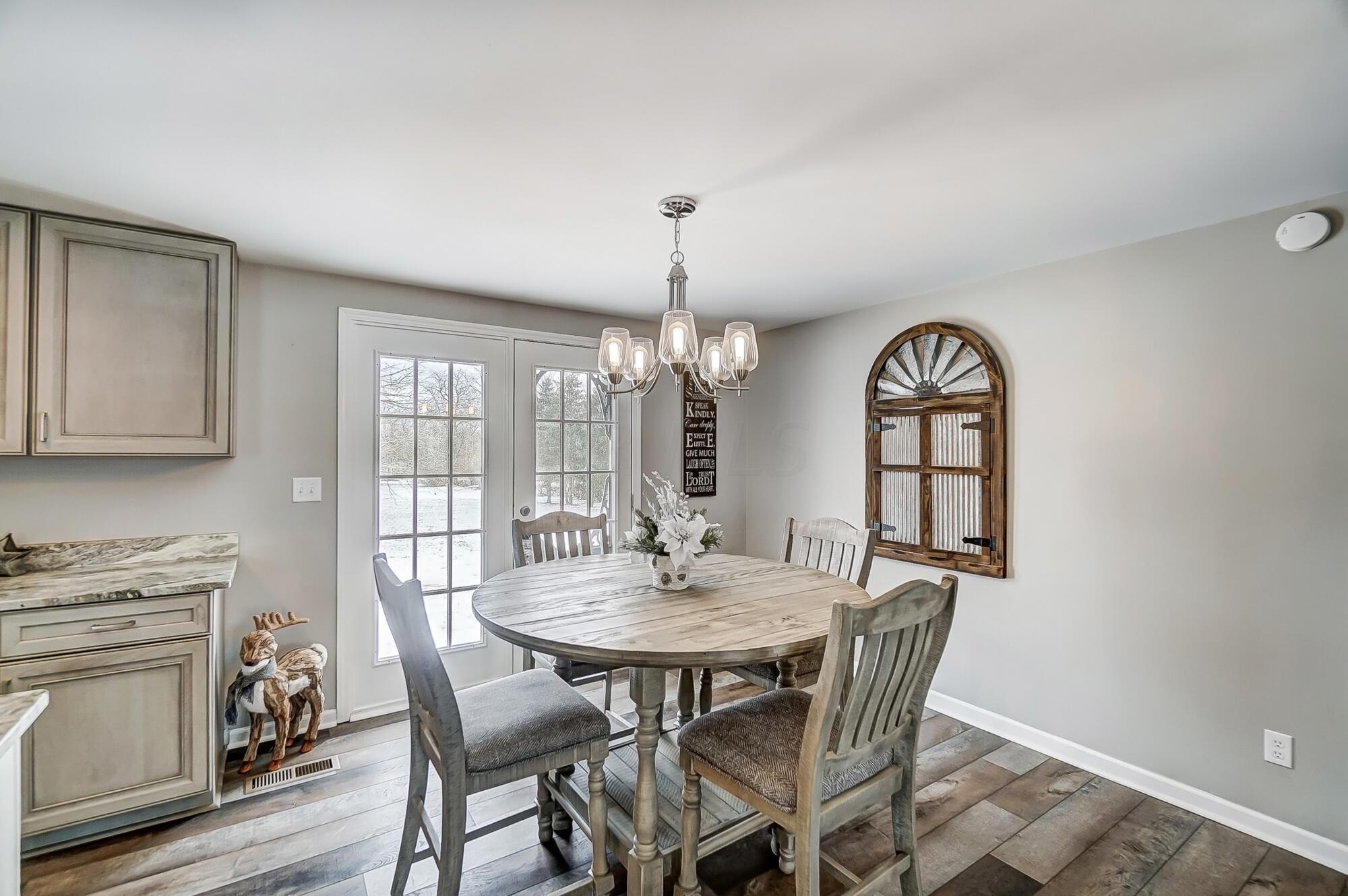 1298 Alton Road Galloway, OH 43119 - Photo 14 of 78 Dining Area