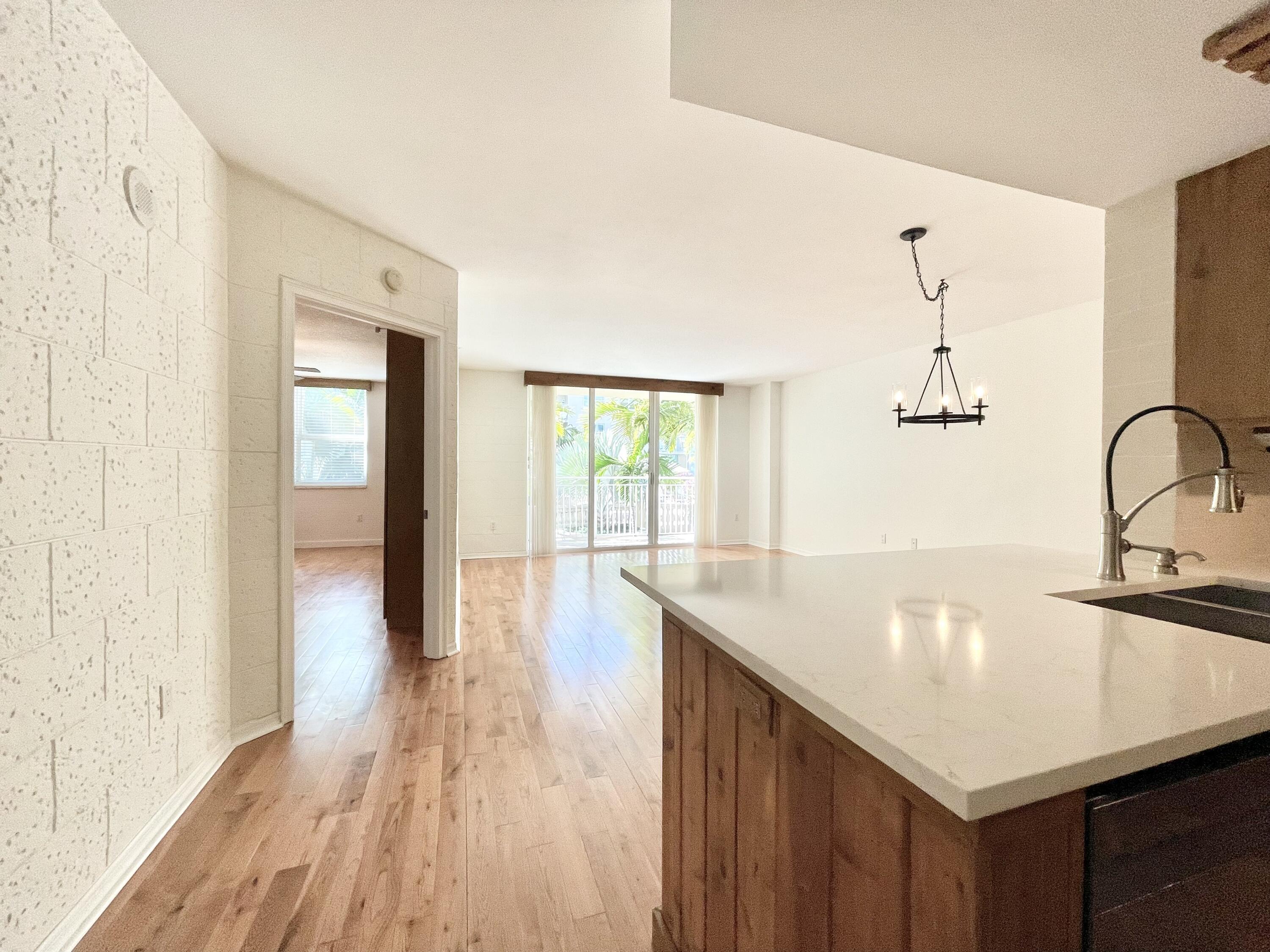 99 Southeast Mizner Boulevard, Unit 714 Boca Raton, FL 33432 - Photo 6 of 25 99 SE Mizner Blvd. 714 Boca Raton