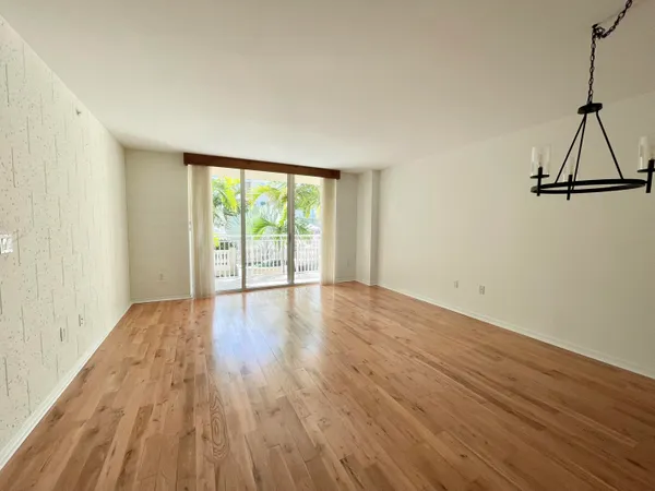 $3,250 | 99 Southeast Mizner Boulevard, Unit 714, Boca Raton, FL 33432