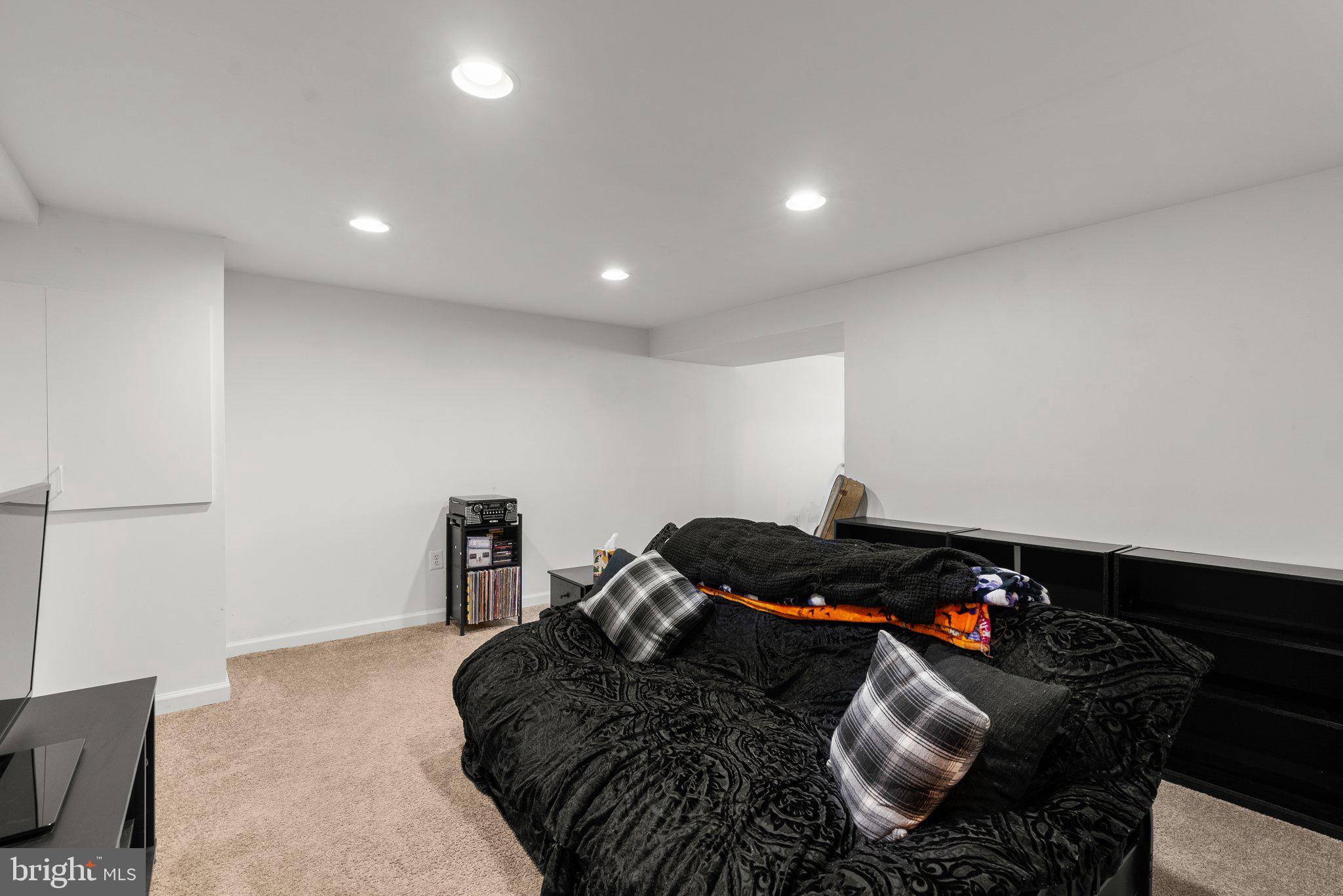 40 Bladen Road Baltimore, MD 21221 - Photo 28 of 44 a bedroom with a bed and a window