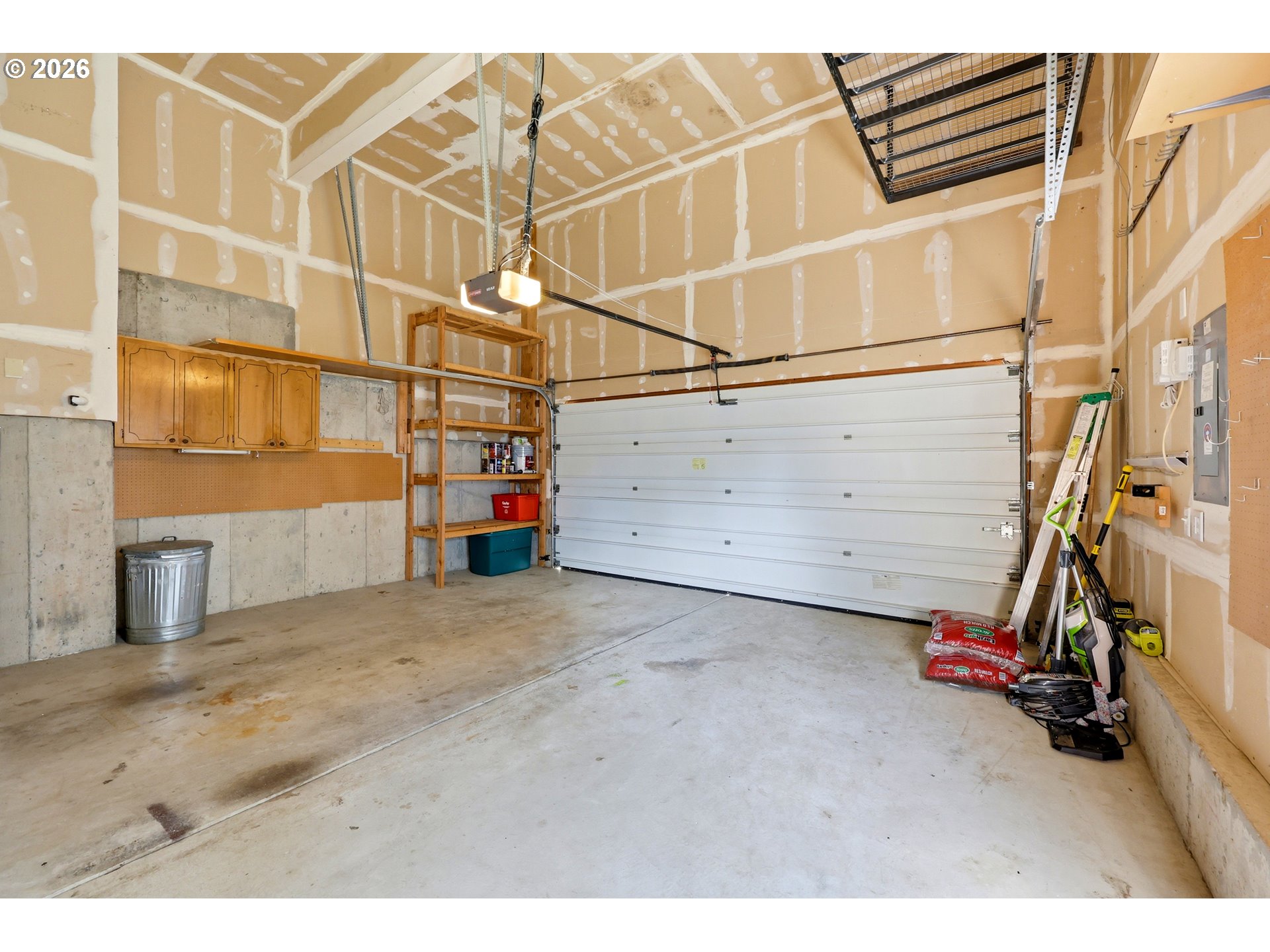 404 Southwest Overlook Court Gresham, OR 97080 - Photo 31 of 35 Garage