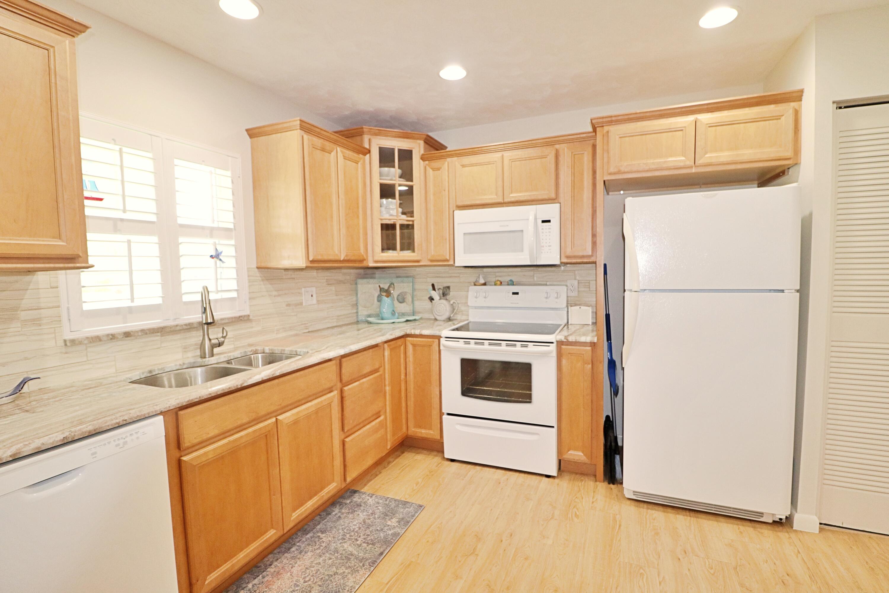 945 Savannas Point Drive Fort Pierce, FL 34982 - Photo 9 of 25 11