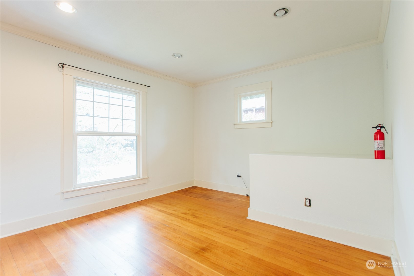 4122 Whitman Avenue North Seattle, WA 98103 - Photo 11 of 28 an empty room with a window