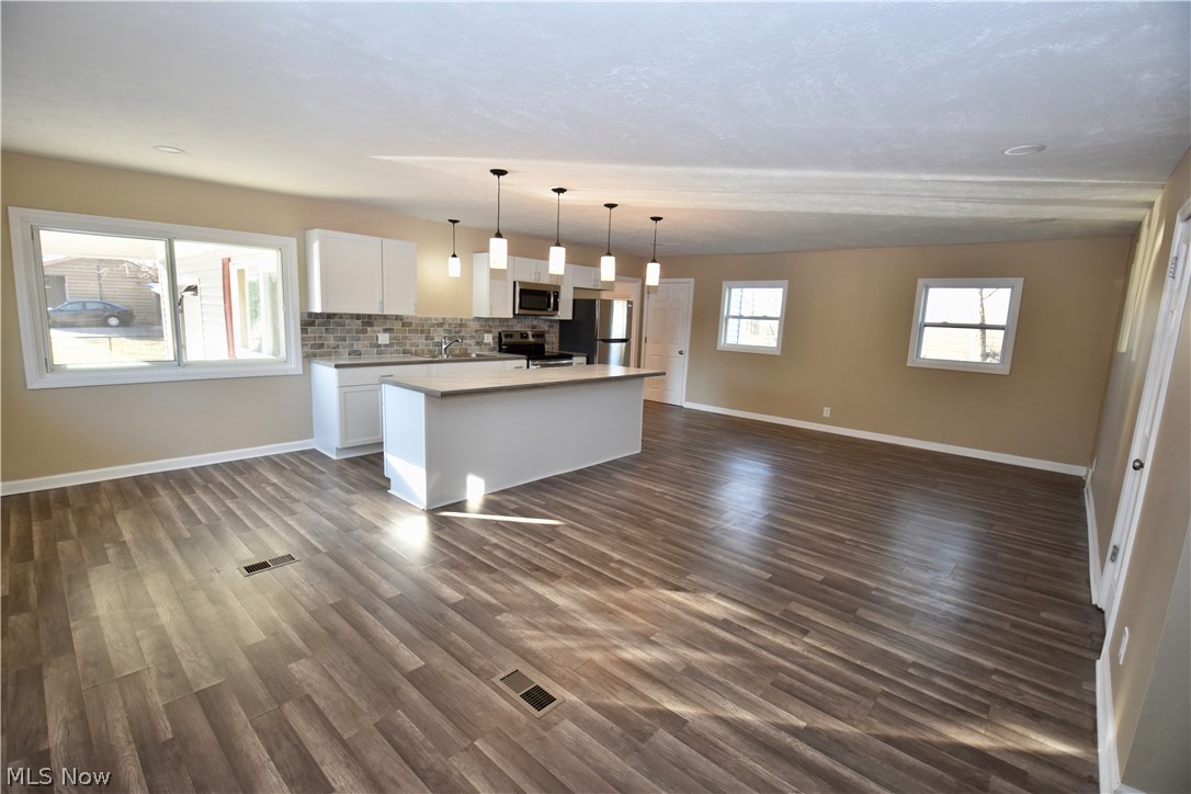 862 Dawson Road Akron, OH 44320 - Photo 3 of 23 Gallery Image 3
