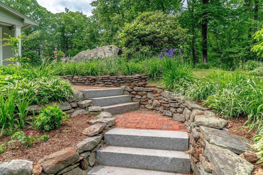 56 Woodside Road Harvard, MA 01451 - Photo 5 of 30