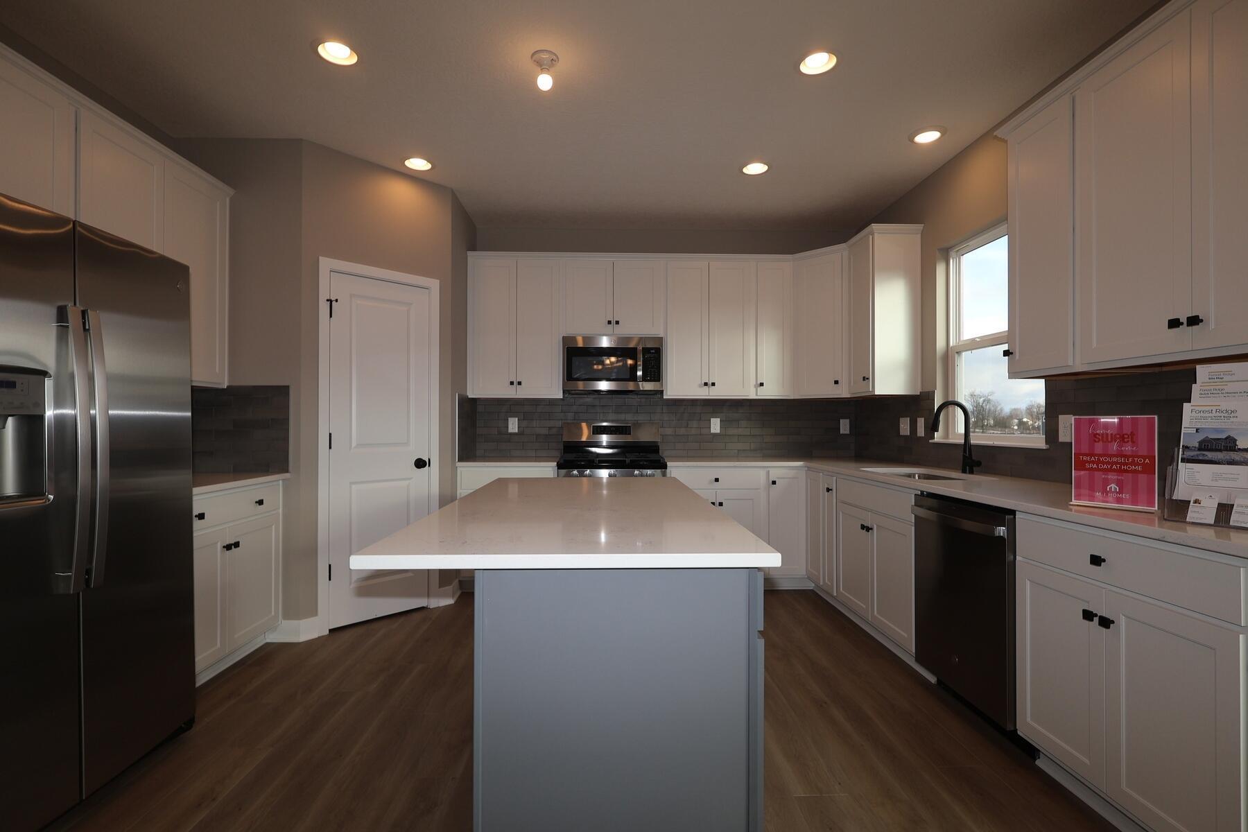 301 Reign Way Pataskala, OH 43062 - Photo 6 of 24 Kitchen
