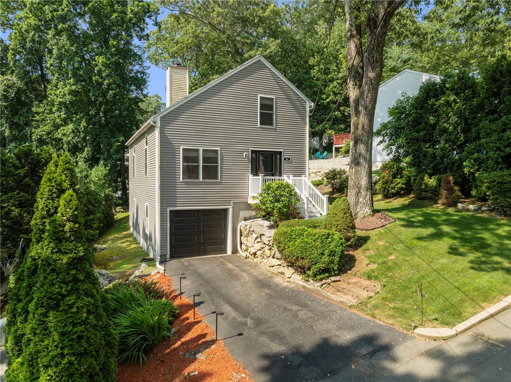 24 Smith Street Lincoln, RI 02865 - Photo 3 of 27