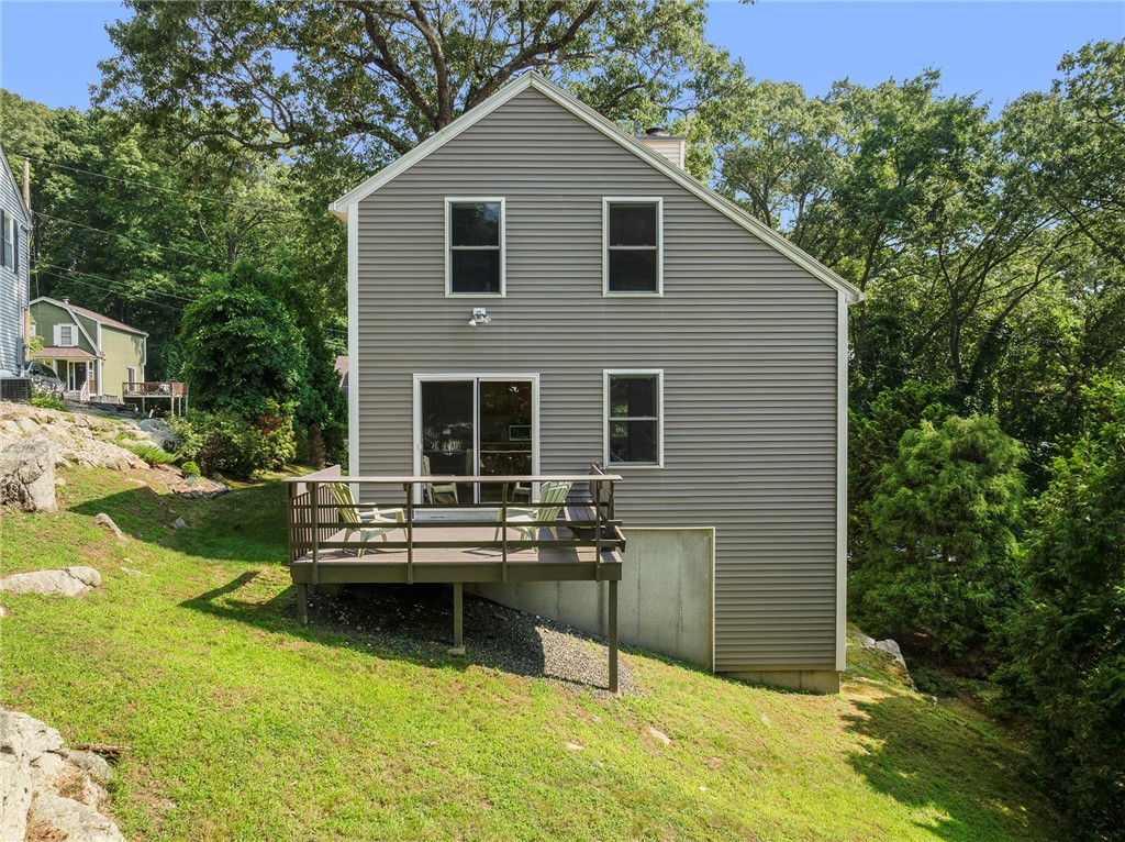 24 Smith Street Lincoln, RI 02865 - Photo 4 of 27