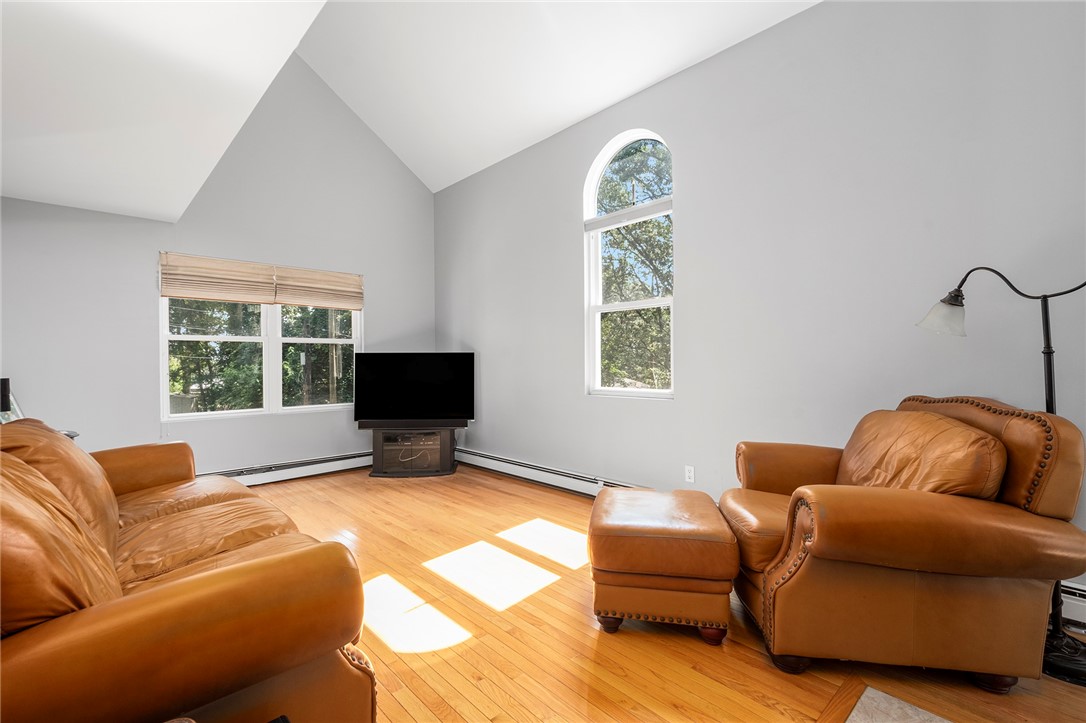 24 Smith Street Lincoln, RI 02865 - Photo 8 of 27