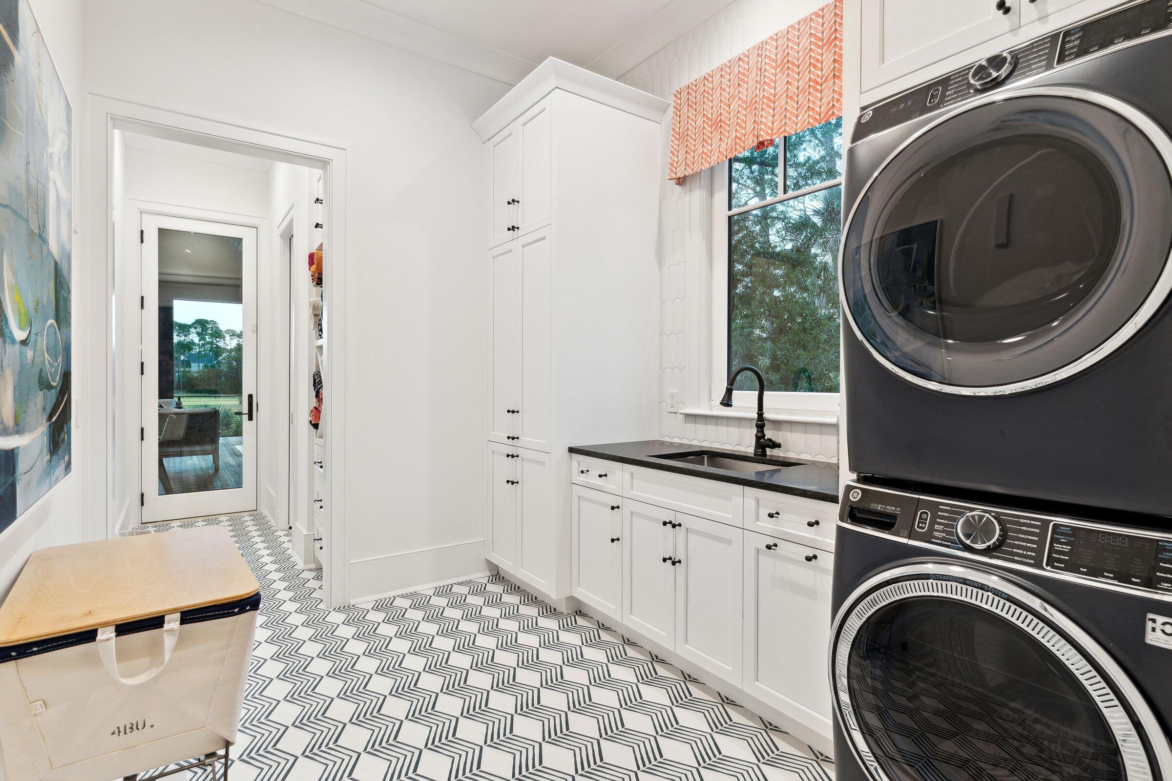 2 Falcon Point Road Kiawah Island, SC 29455 - Photo 22 of 66 First Floor Laundry