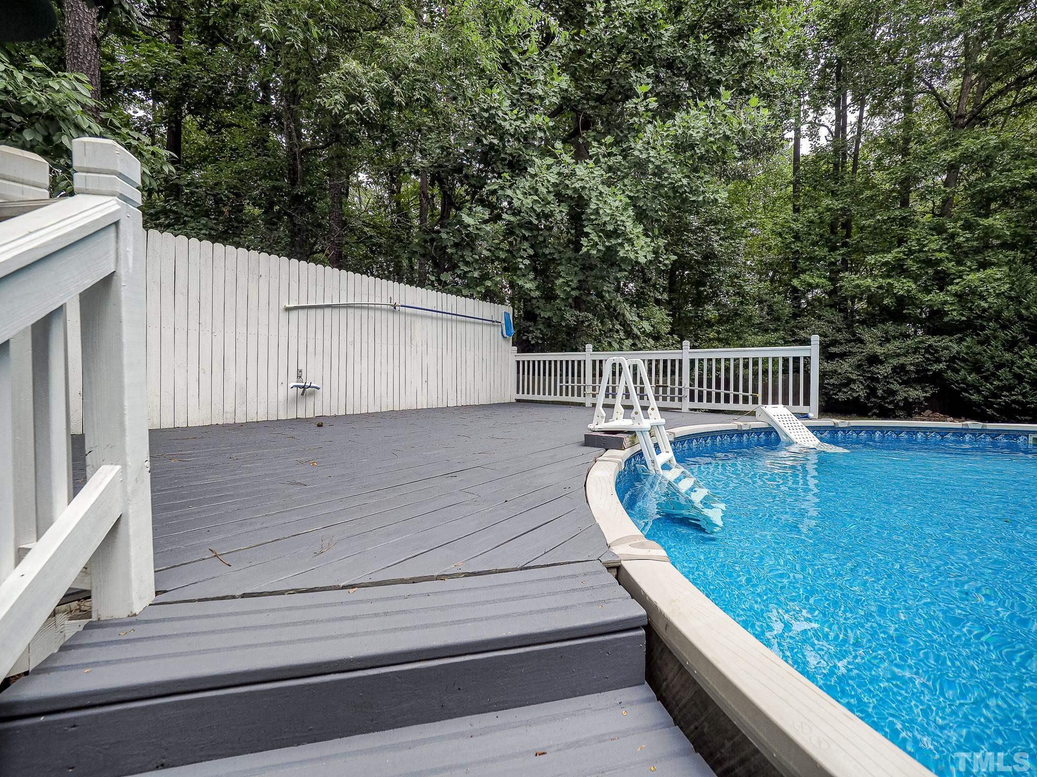 1314 Trinity Circle Raleigh, NC 27607 - Photo 25 of 33 a view of balcony with two plants