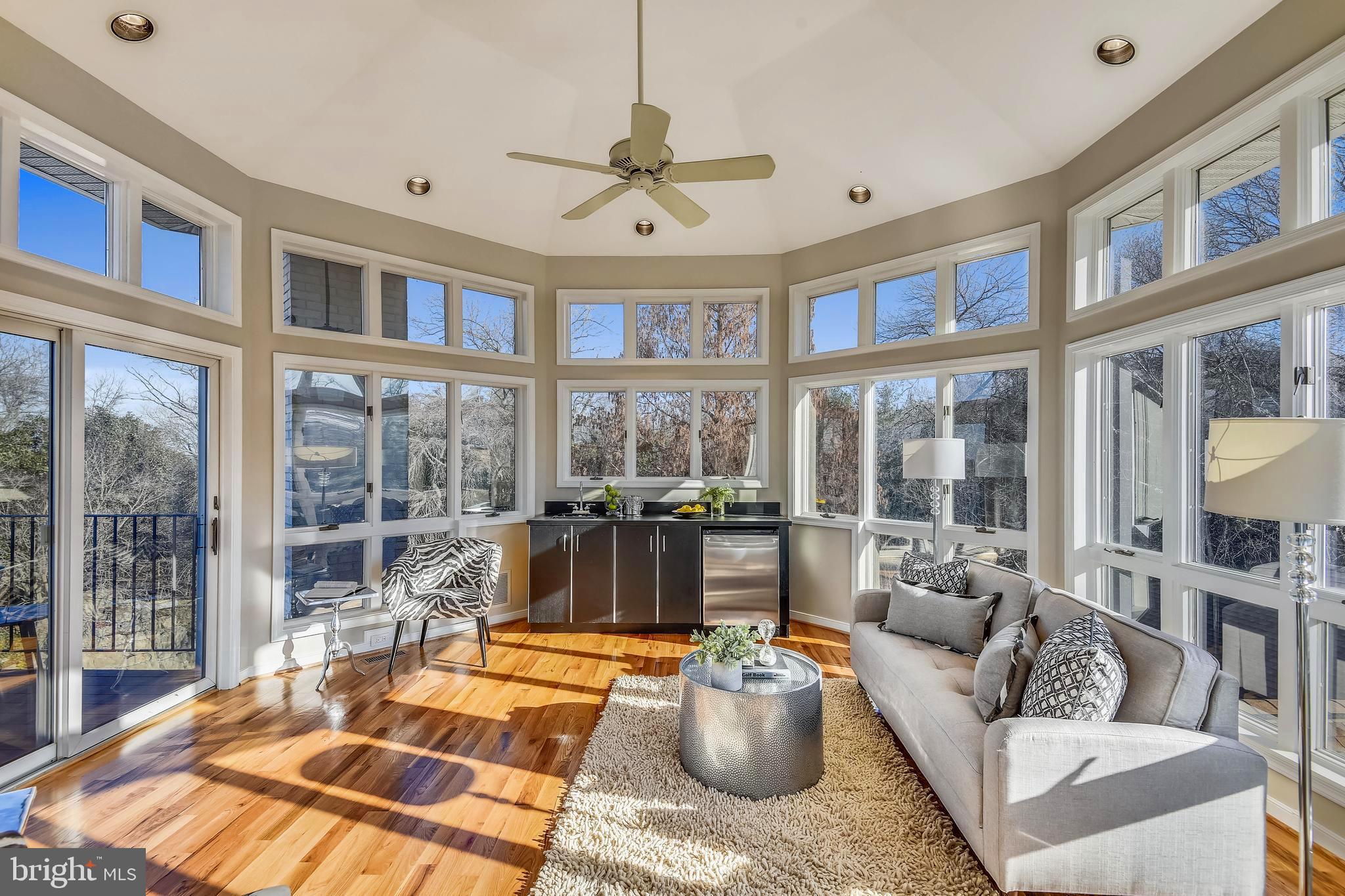 8152 Pinehurst Harbour Way Pasadena, MD 21122 - Photo 9 of 80 3rd Story Loft with Elevator Access & 360 degree