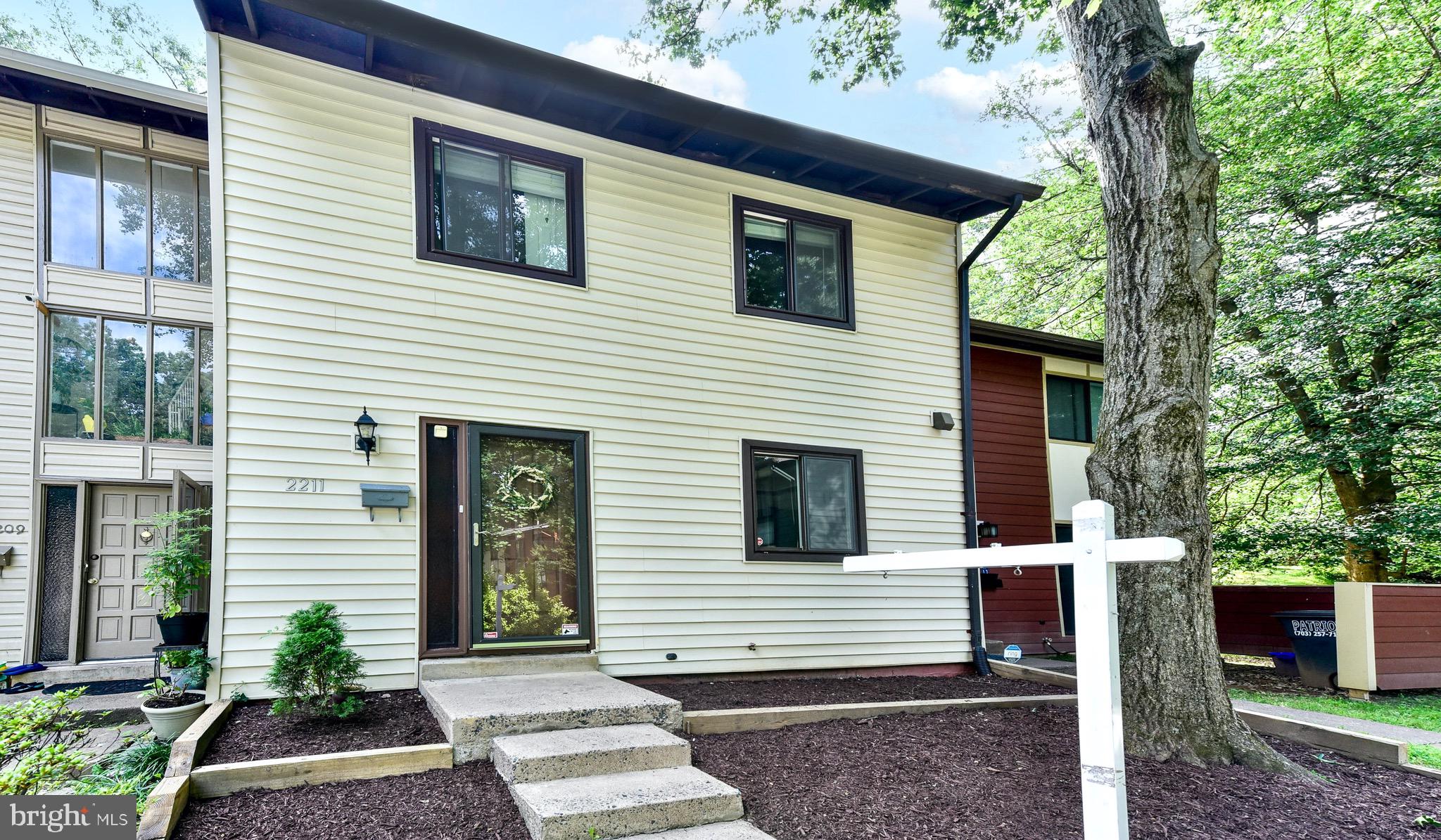 2211 Lofty Heights Place Reston, VA 20191 - Photo 2 of 27