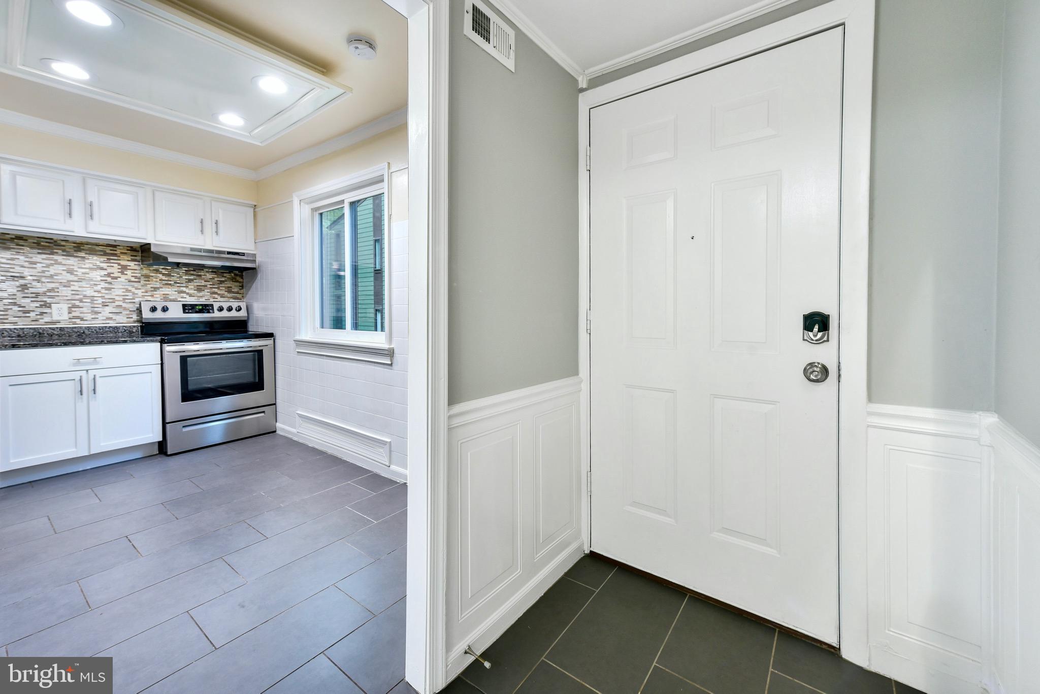 2211 Lofty Heights Place Reston, VA 20191 - Photo 5 of 27