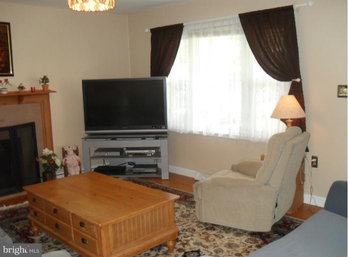 1301 Sharon Acres Road Forest Hill, MD 21050 - Photo 2 of 19 Living Room