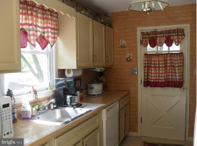 1301 Sharon Acres Road Forest Hill, MD 21050 - Photo 4 of 19 Kitchen
