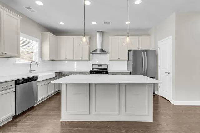 $3,500 | 1624 Shady Pine Road, Charleston, SC 29414