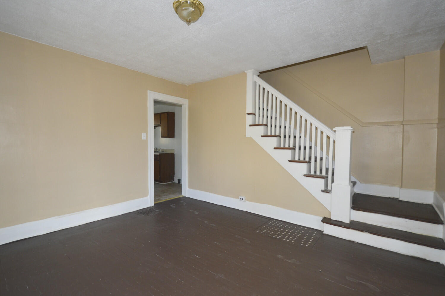118 East Cecil Street Springfield, OH 45504 - Photo 8 of 38
