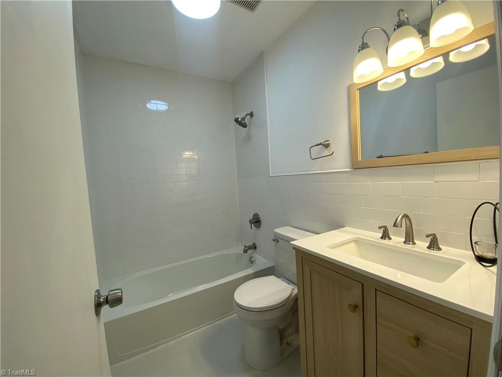 2467 Old Poole Road Kinston, NC 28504 - Photo 16 of 22