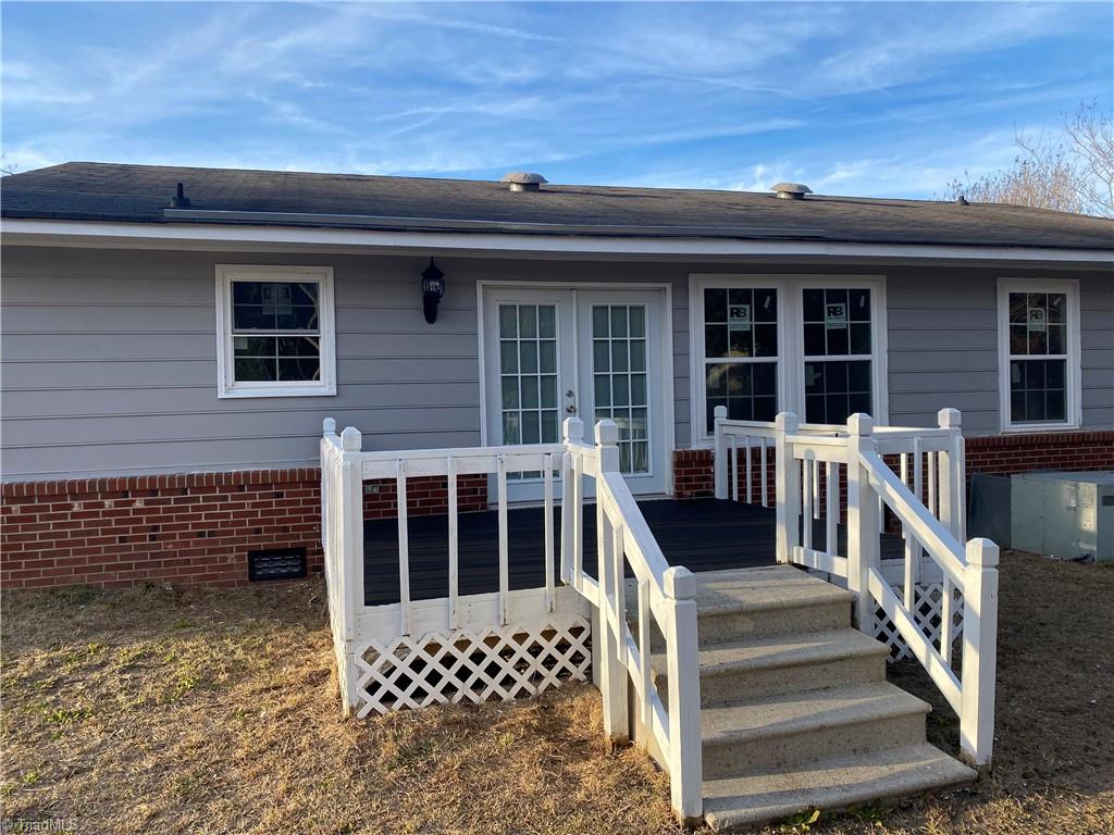 2467 Old Poole Road Kinston, NC 28504 - Photo 3 of 22