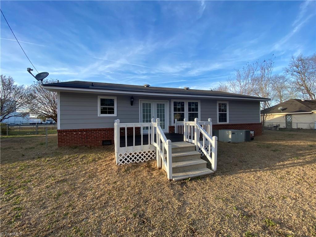 2467 Old Poole Road Kinston, NC 28504 - Photo 6 of 22