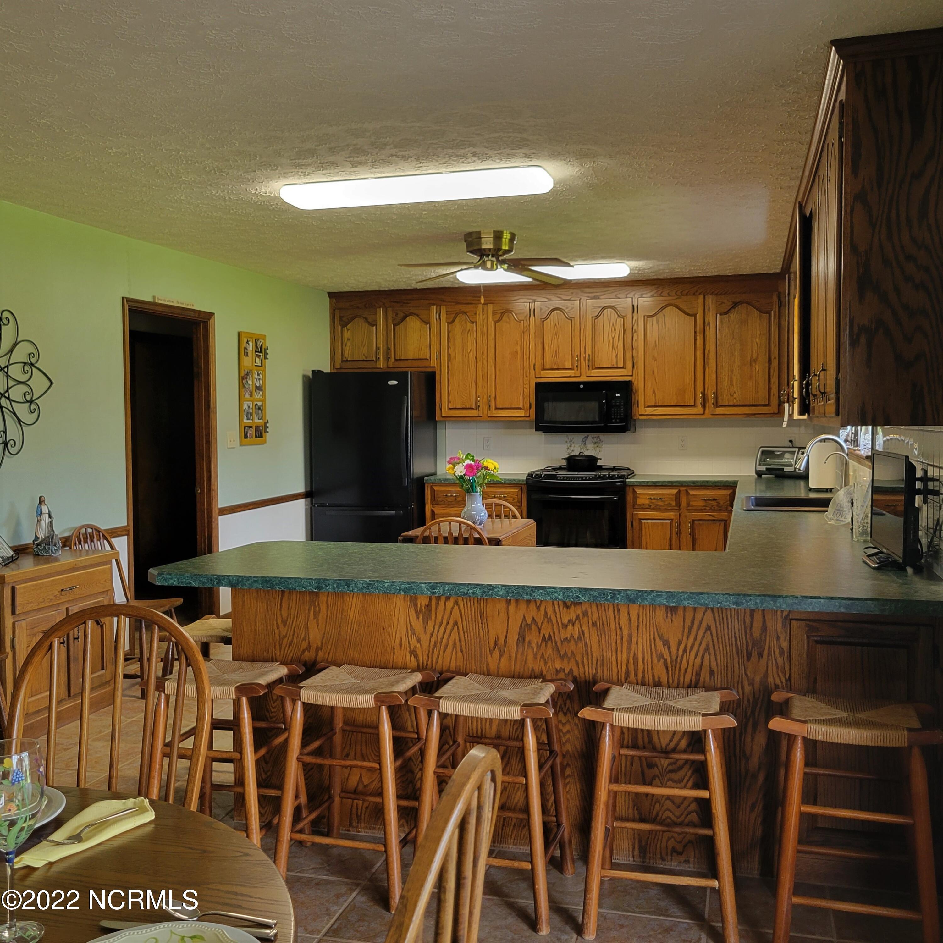 122 Cyrus Pollard Road Newport, NC 28570 - Photo 15 of 53 Kitchen