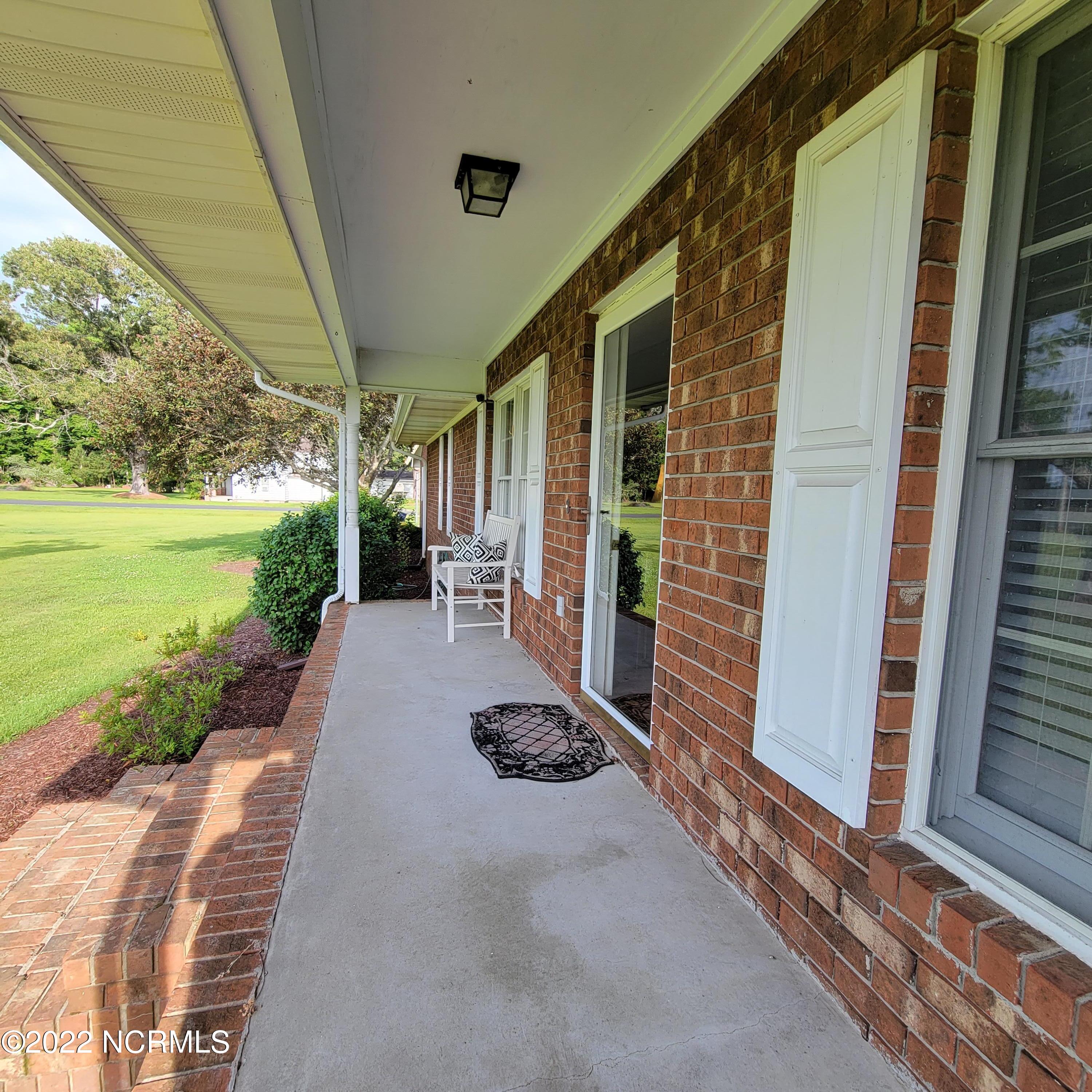 122 Cyrus Pollard Road Newport, NC 28570 - Photo 7 of 53 Front Porch