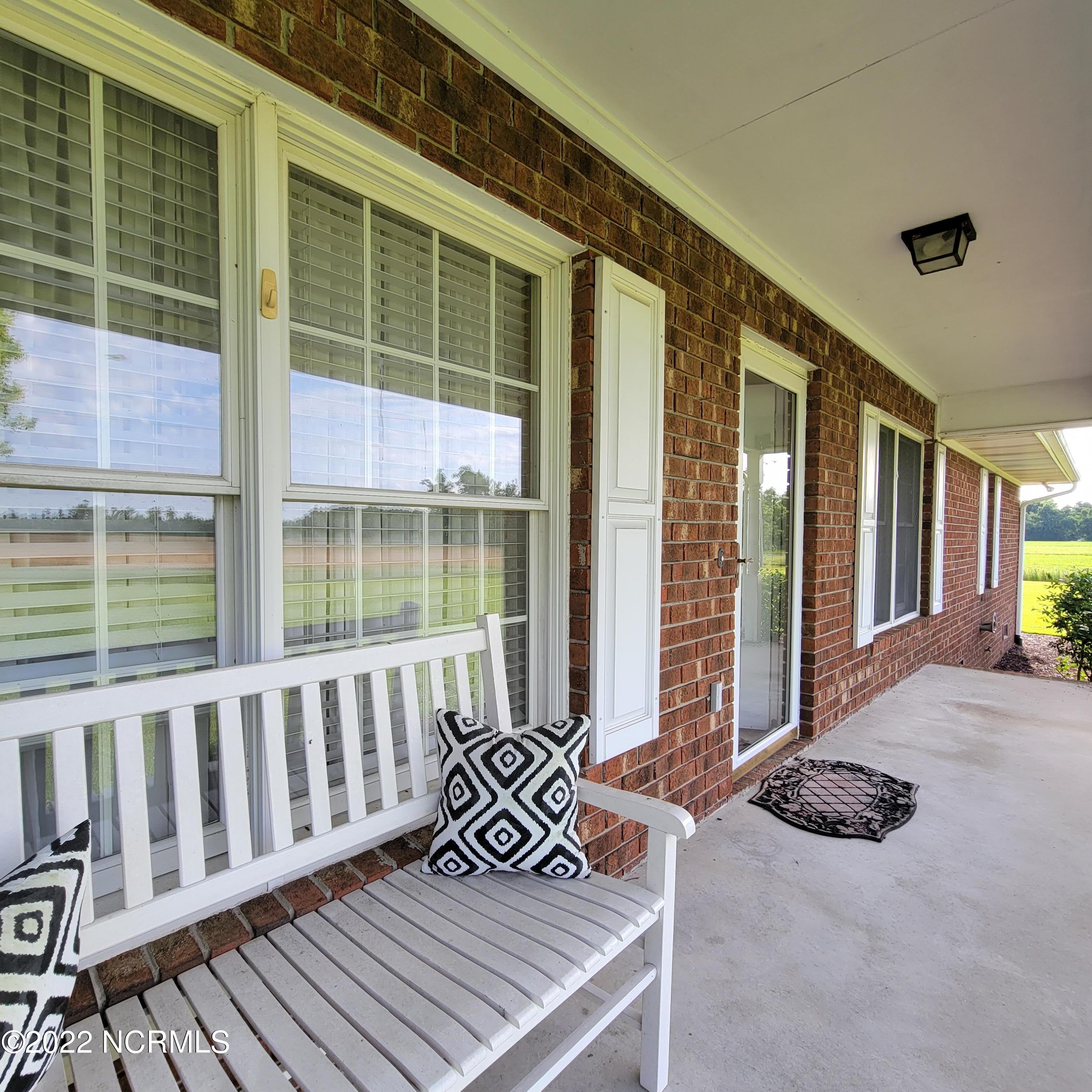 122 Cyrus Pollard Road Newport, NC 28570 - Photo 8 of 53 Front Porch