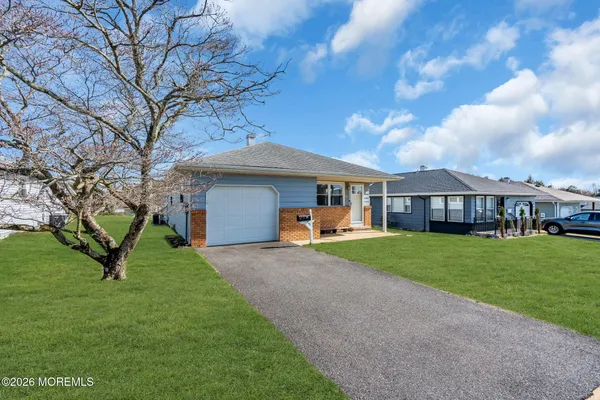 $285,000 | 18 St David Drive, Toms River, NJ 08757