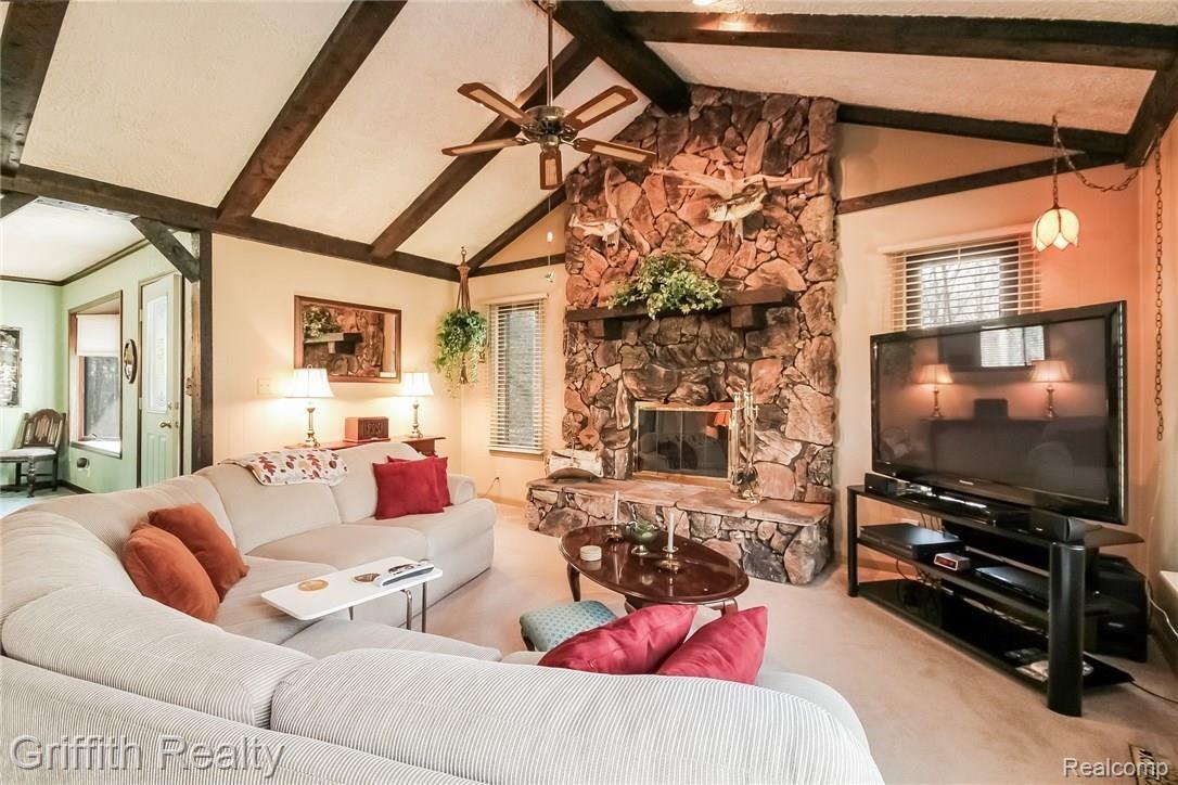 7304 North Latson Road Howell, MI 48855 - Photo 10 of 38 020-Family_Room-2601824-medium.jpg