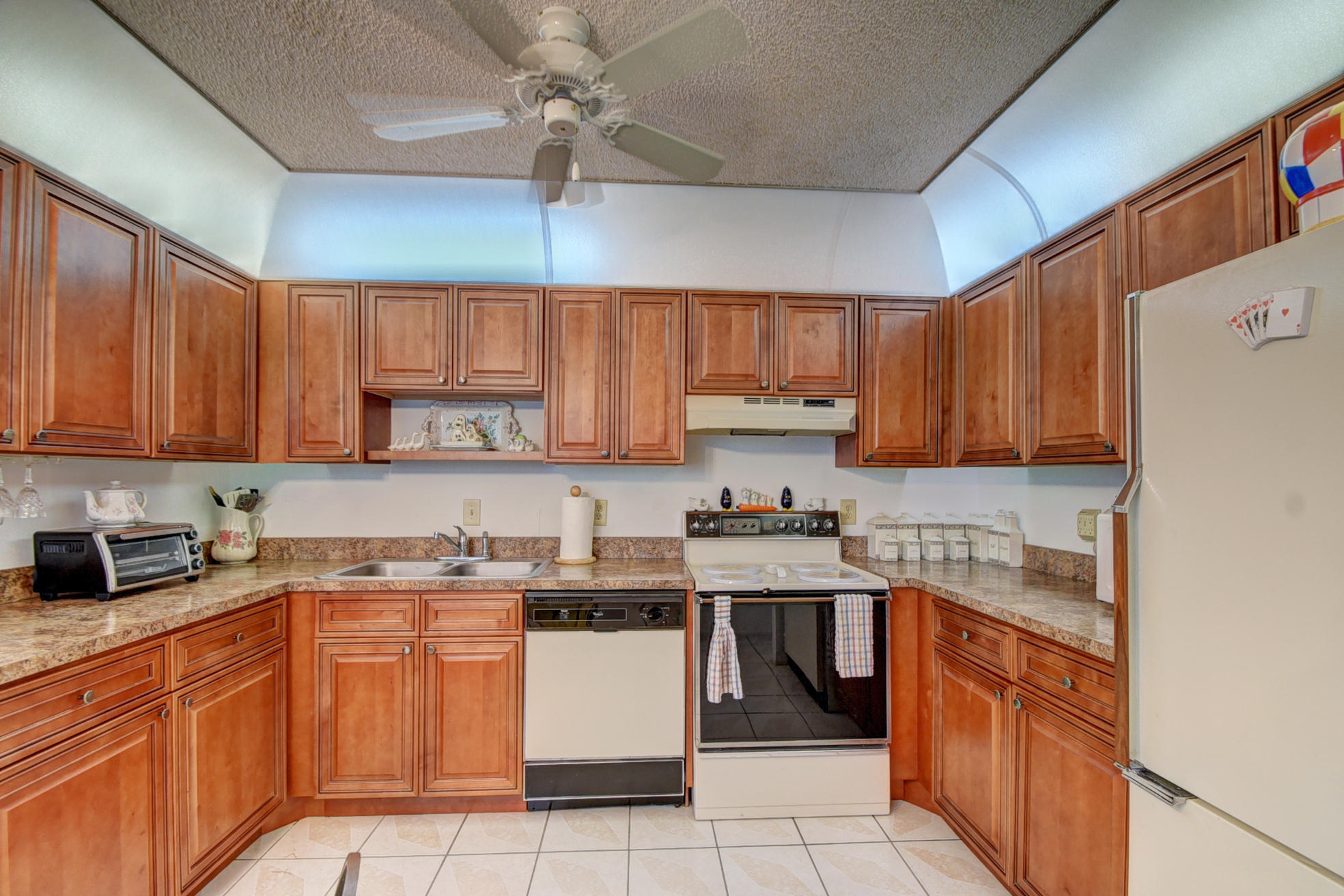 9175 Southwest 20th Street, Unit E Boca Raton, FL 33428 - Photo 11 of 26 DSC_8166_67_68_69_70