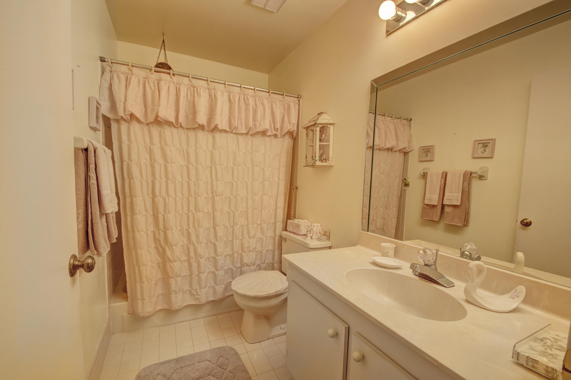 9175 Southwest 20th Street, Unit E Boca Raton, FL 33428 - Photo 14 of 26 DSC_8186_87_88_89_90