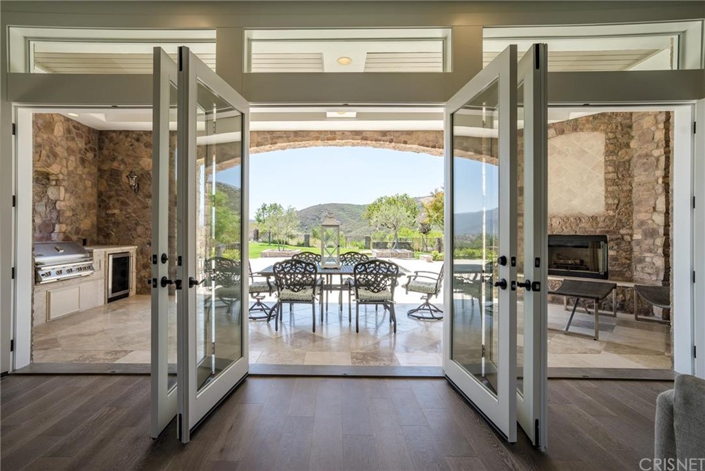 2760 Country Ridge Road Calabasas, CA 91302 - Photo 1 of 1 Gallery Image 1
