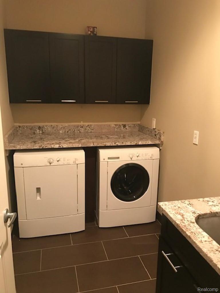 45936 South Stonewood Road Canton, MI 48187 - Photo 18 of 22 IMG_0142.jpg