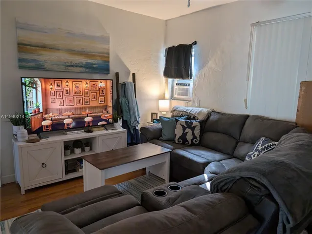 $1,600 | 311 Southwest 2nd Avenue, Unit 1, Dania Beach, FL 33004