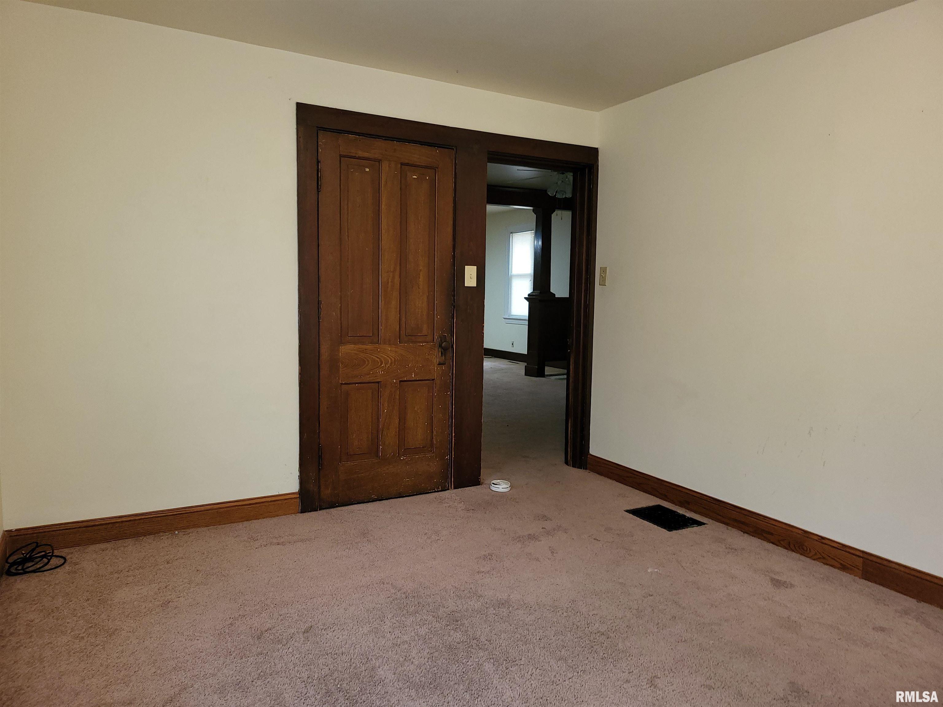 1012 South College Street Springfield, IL 62704 - Photo 5 of 7 Gallery Image 5