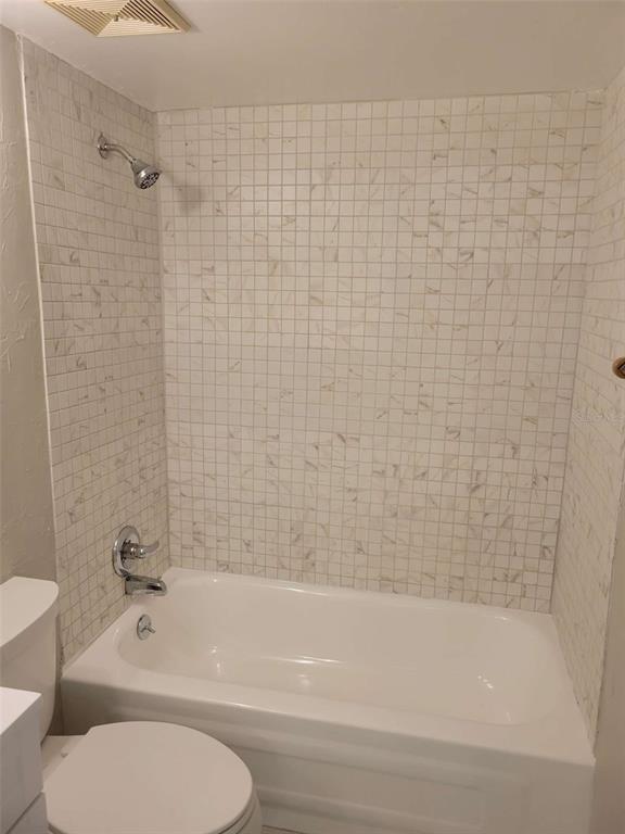 3553 Longmeadow, Unit 27 Sarasota, FL 34235 - Photo 16 of 28