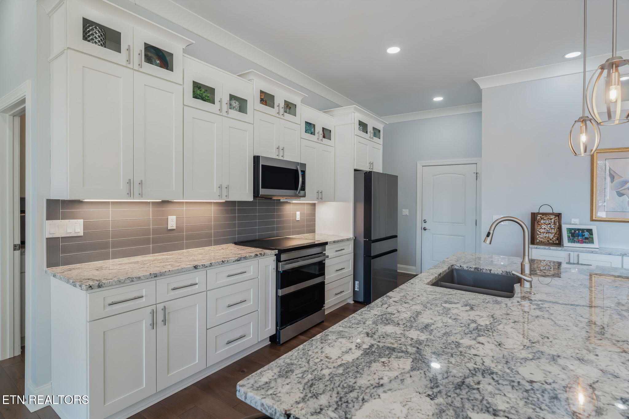 176 Kanutsu Lane Loudon, TN 37774 - Photo 17 of 60 22-web-or-mls-176 Kanutsu Lane-23