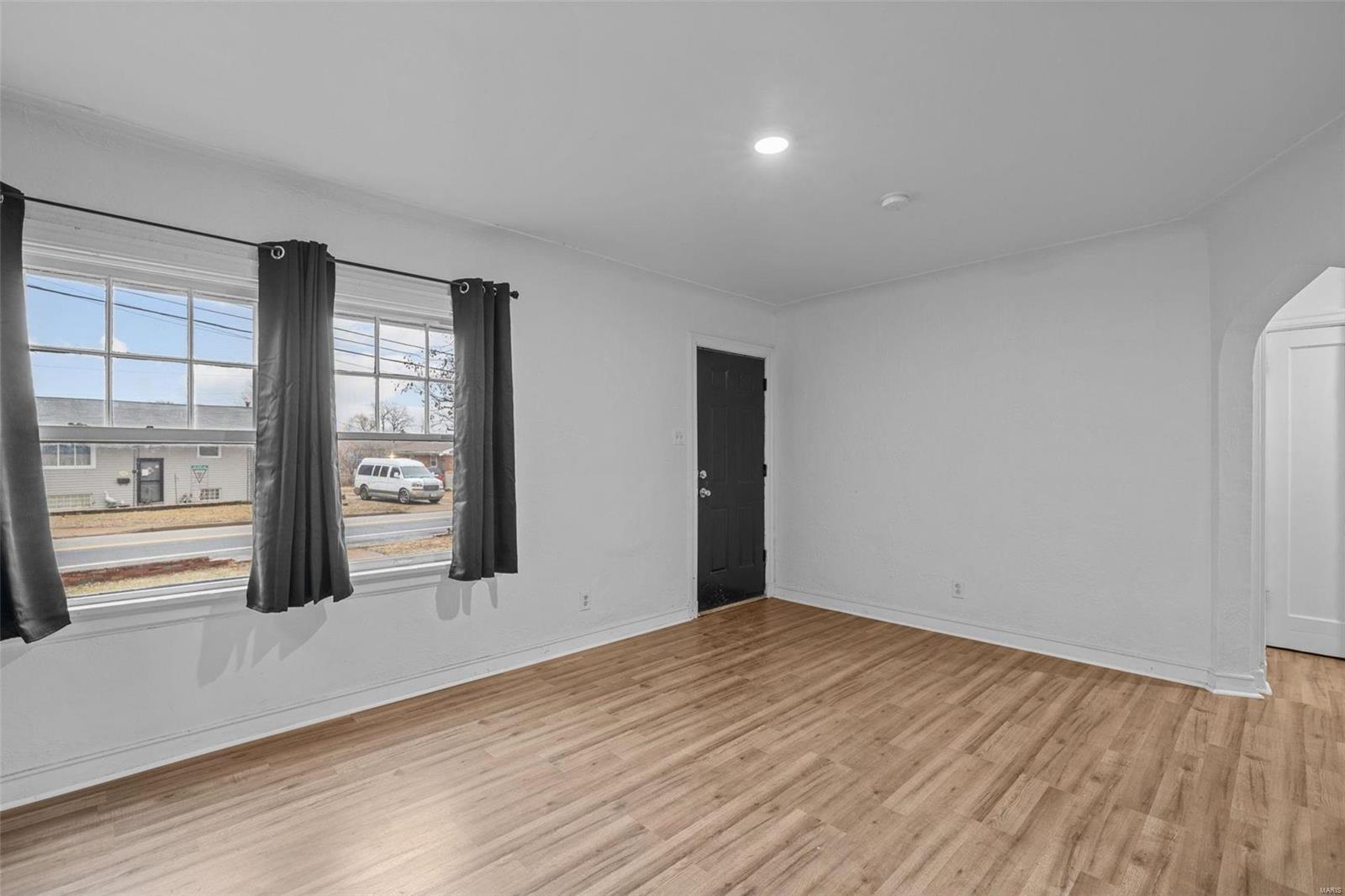 3652 Weber Road St. Louis, MO 63125 - Photo 2 of 22 Gallery Image 2