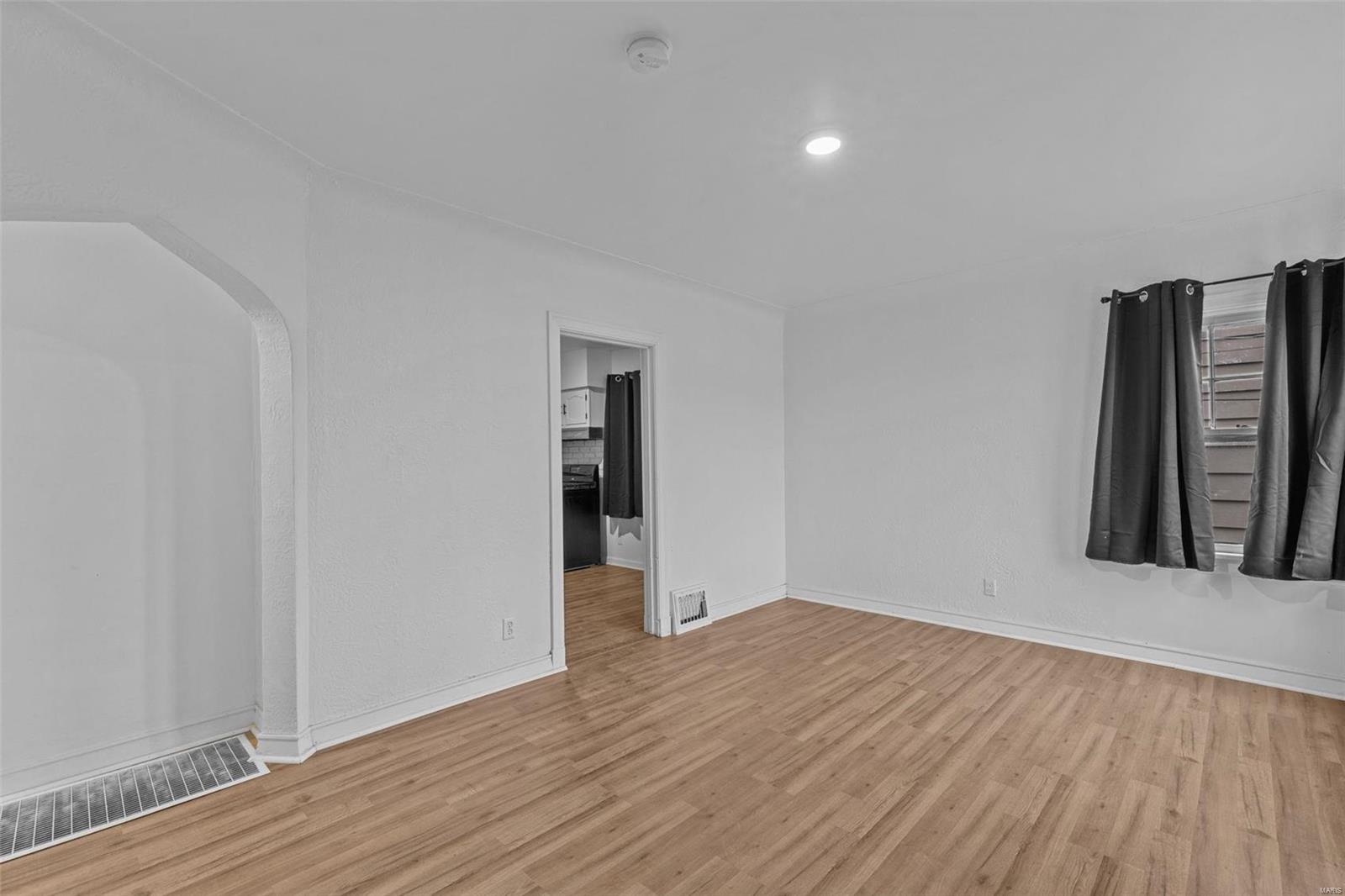 3652 Weber Road St. Louis, MO 63125 - Photo 3 of 22 Gallery Image 3