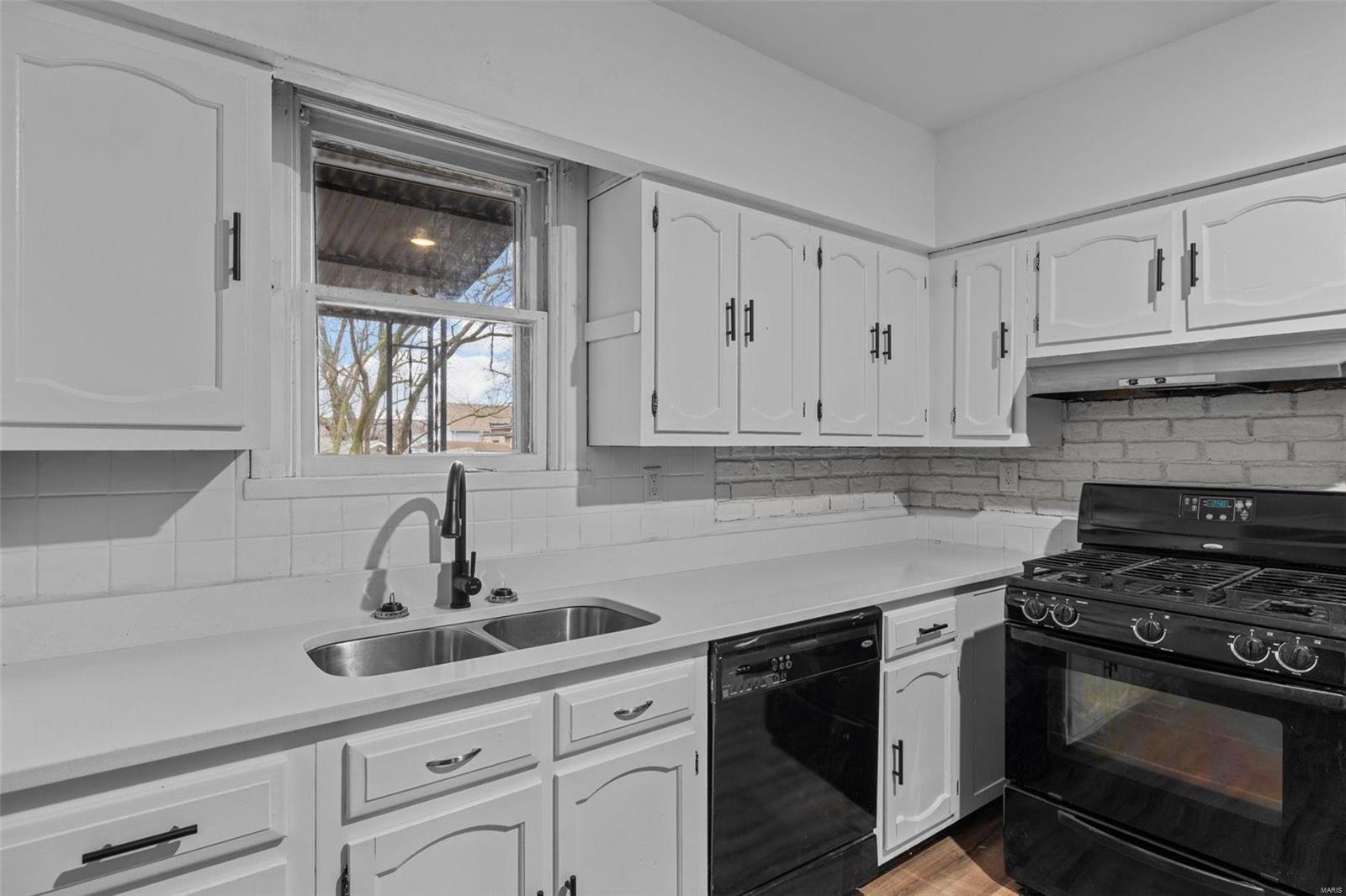 3652 Weber Road St. Louis, MO 63125 - Photo 6 of 22 Gallery Image 6
