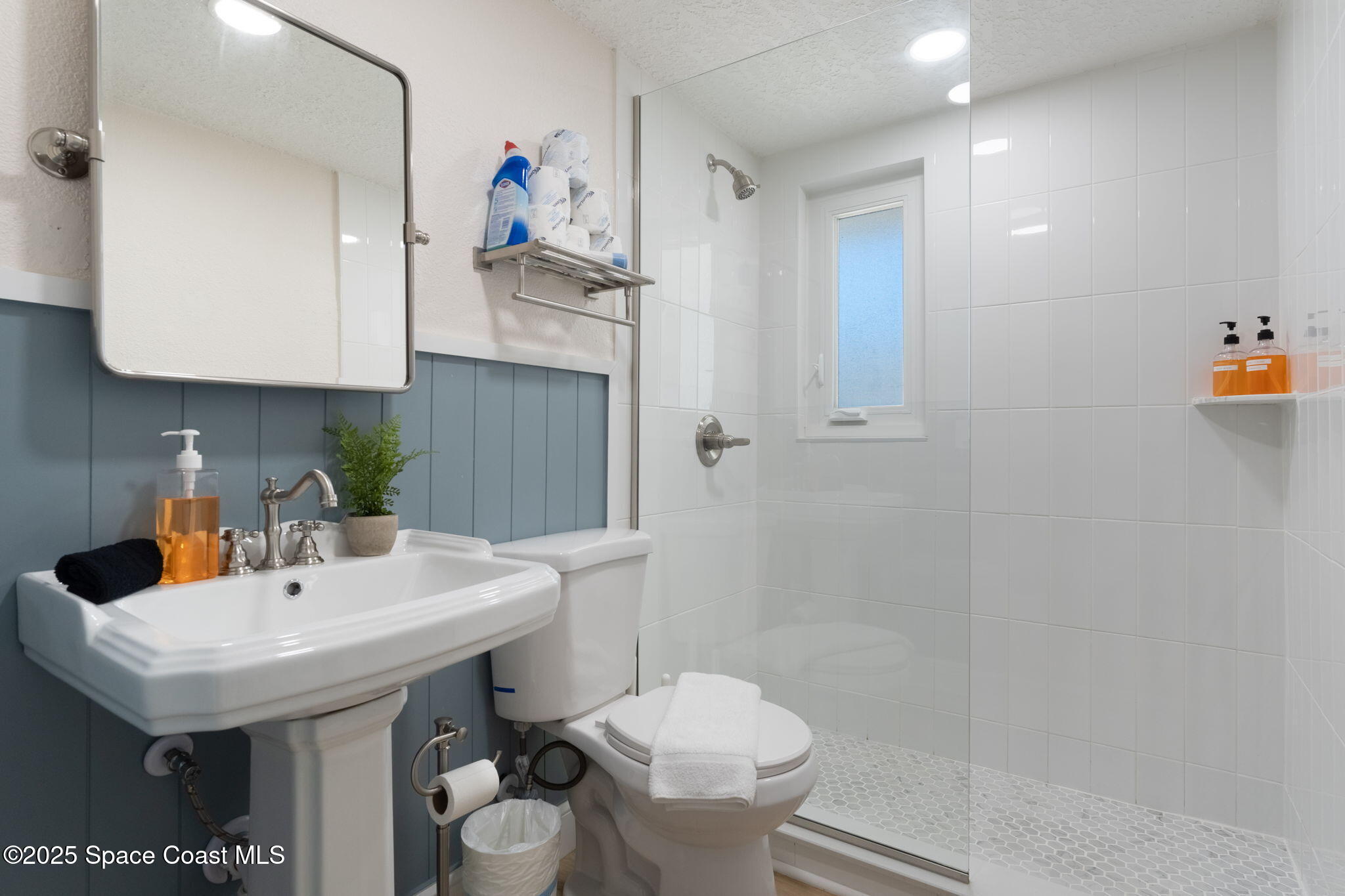 637 South Orlando Avenue Cocoa Beach, FL 32931 - Photo 14 of 83 1-10