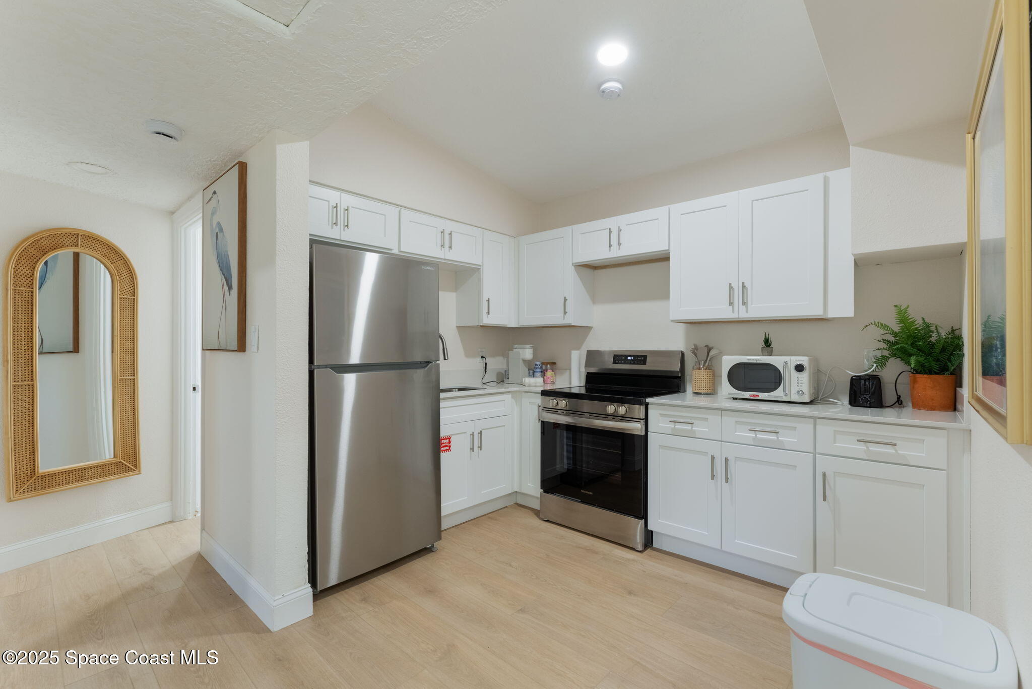 637 South Orlando Avenue Cocoa Beach, FL 32931 - Photo 9 of 83 1-5