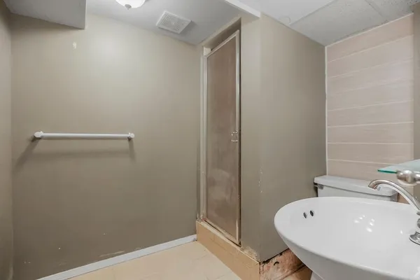 $185,000 | 3405 South Arlington Avenue, Independence, MO 64052