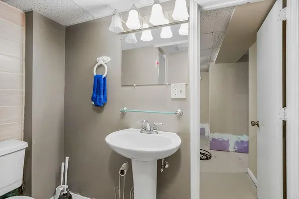 $185,000 | 3405 South Arlington Avenue, Independence, MO 64052